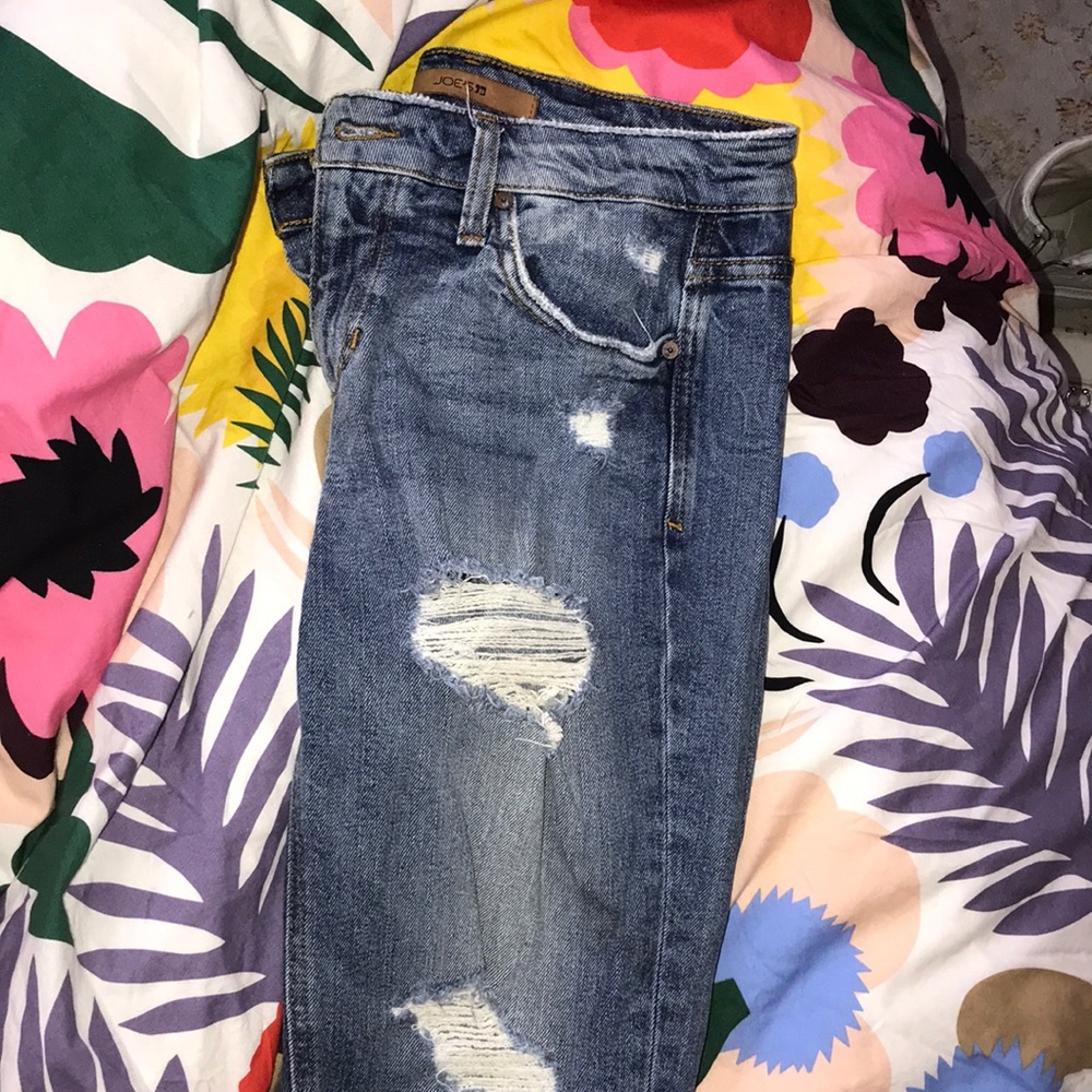 Distressed Joe’s